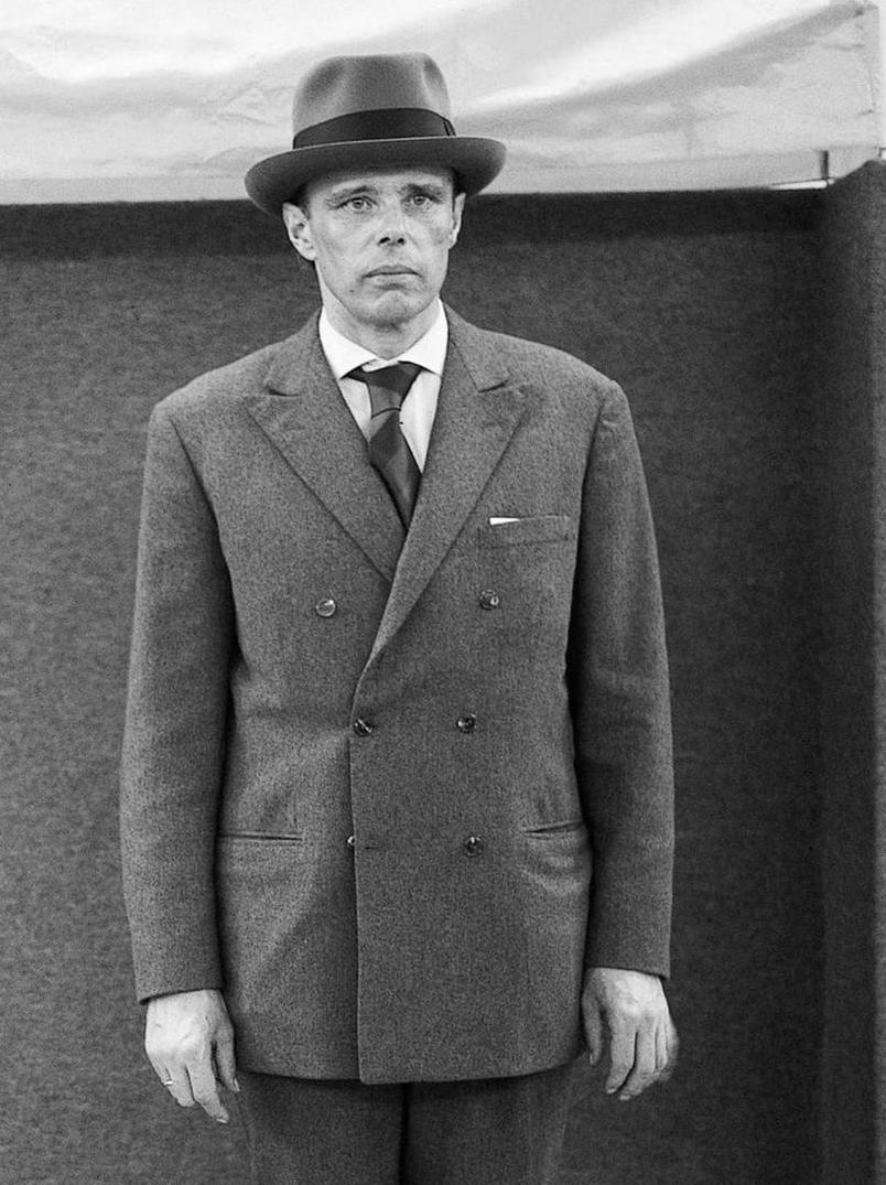 Joseph Beuys, Documenta 4, Kassel, 1968