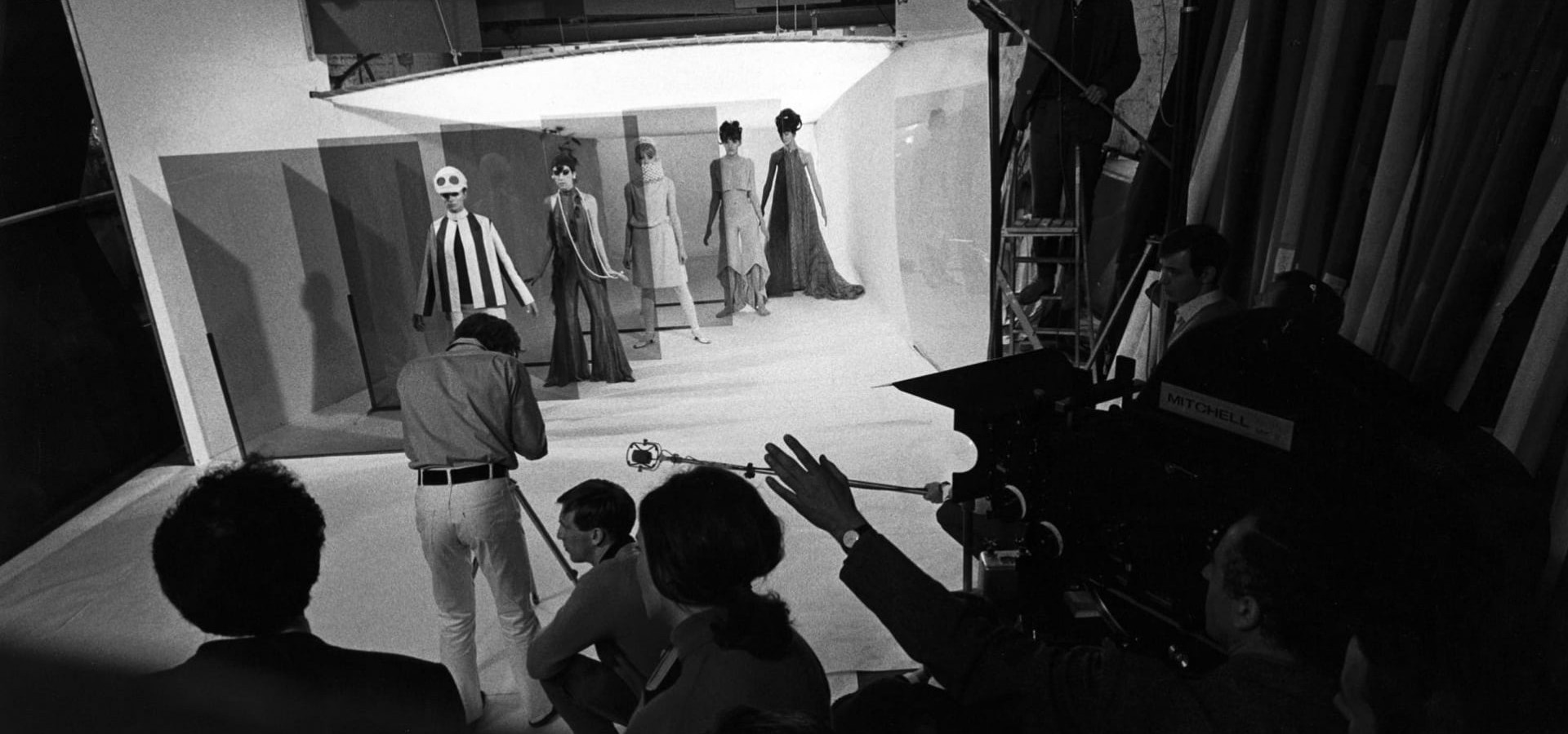 Blow-Up (1966), production still, Arthur Evans.