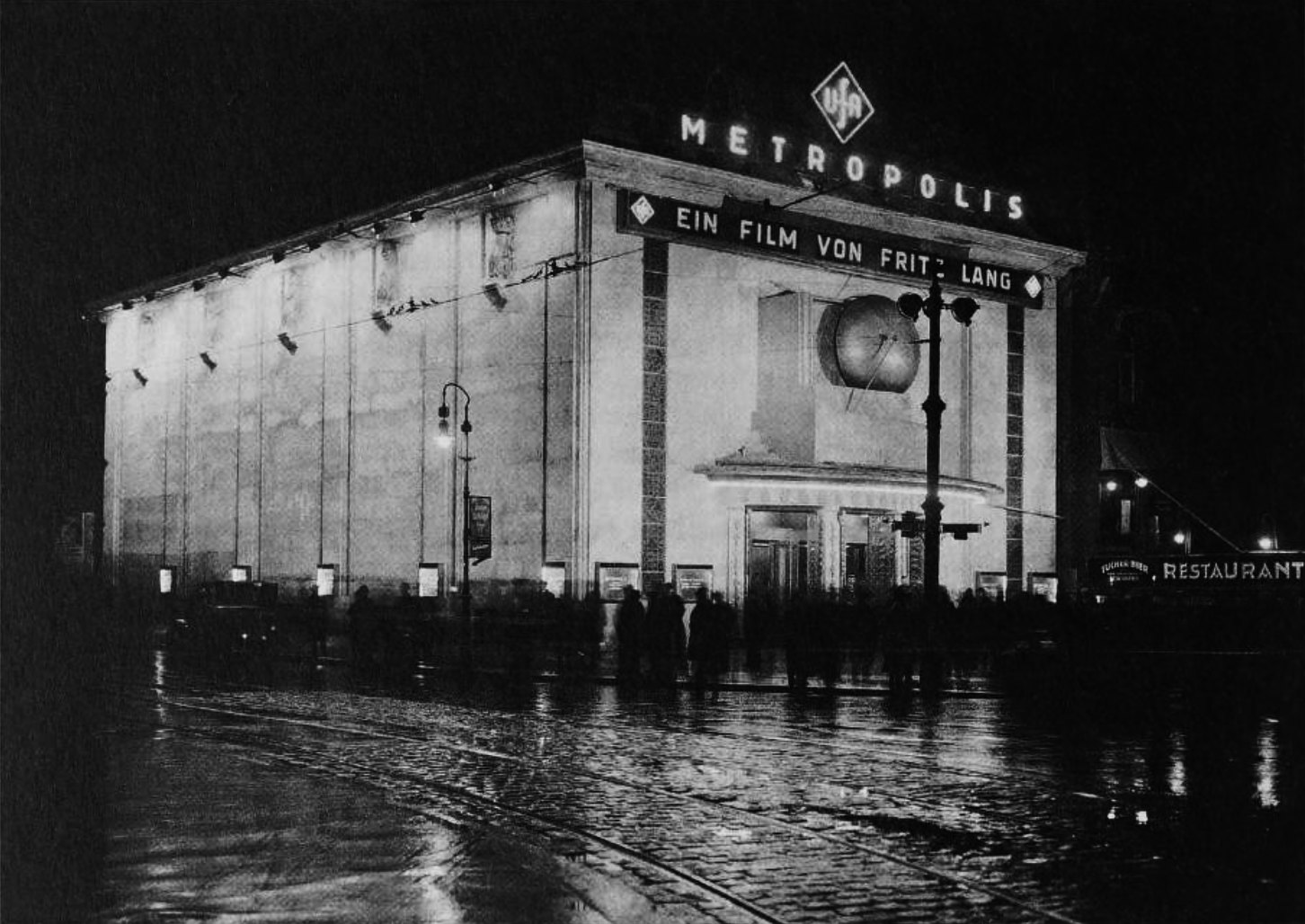 World premiere of Metropolis, Berlin cinema Ufa-Palast am Zoo, 1927