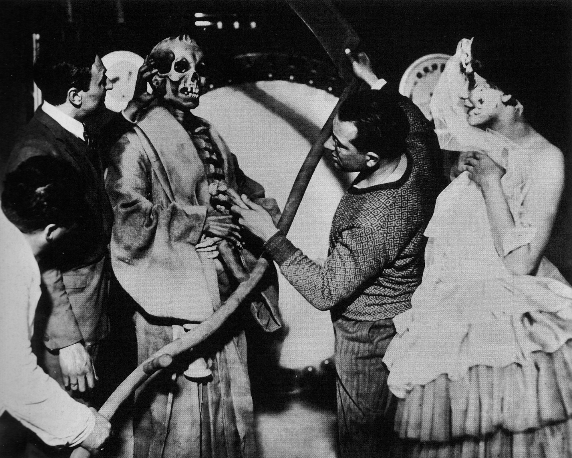 Metropolis (1927), During shooting of Death and the Seven Deadly Sins, production still. 